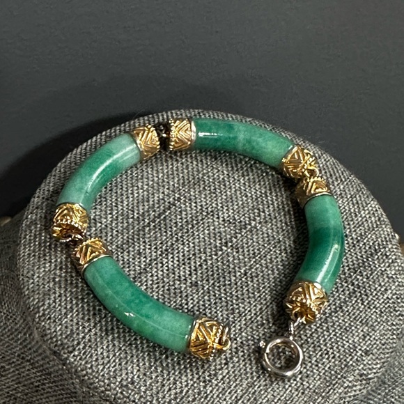 Vintage Gold Tone & Jade 7” Bracelet - Picture 3 of 4